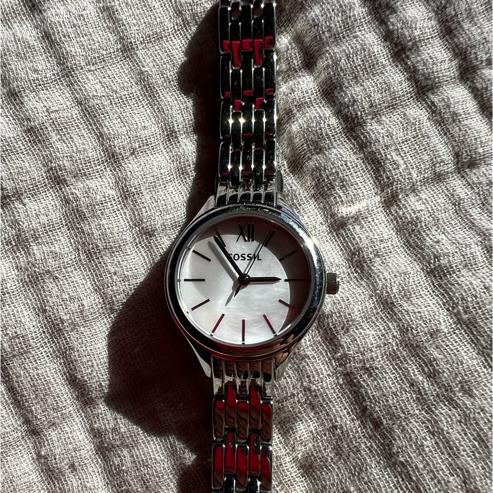 Fossil watch silver with mother of pearl